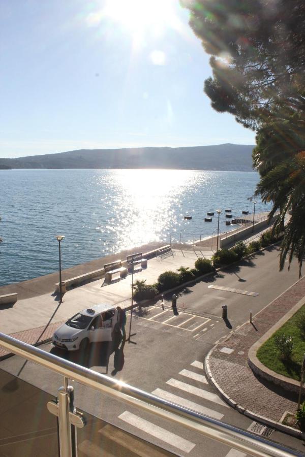 Chic Apartment In The City Center By The Sea Tivat Luaran gambar